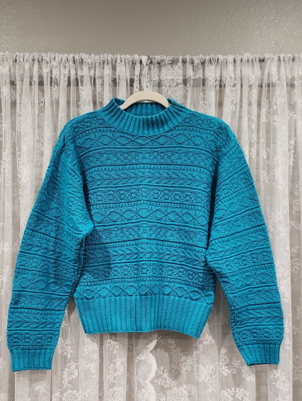 VINTAGE LIZ SPORT SWEATER